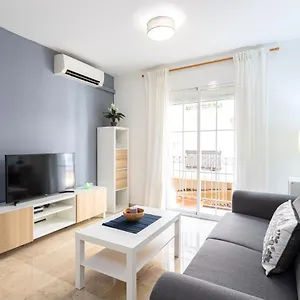 Holidays2malaga Capuchinos French Balconies, Private Parking, Wifi & Air Con Apartment