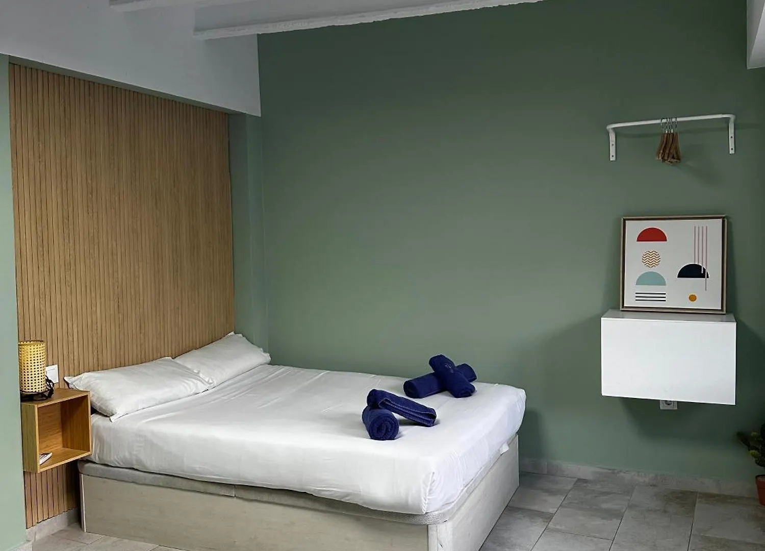 Lovely Studio Apartment With Terrace Malaga